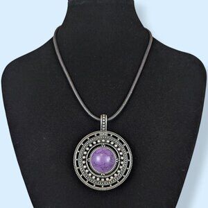Premier Designs Reversible Byzantine Pendant Necklace